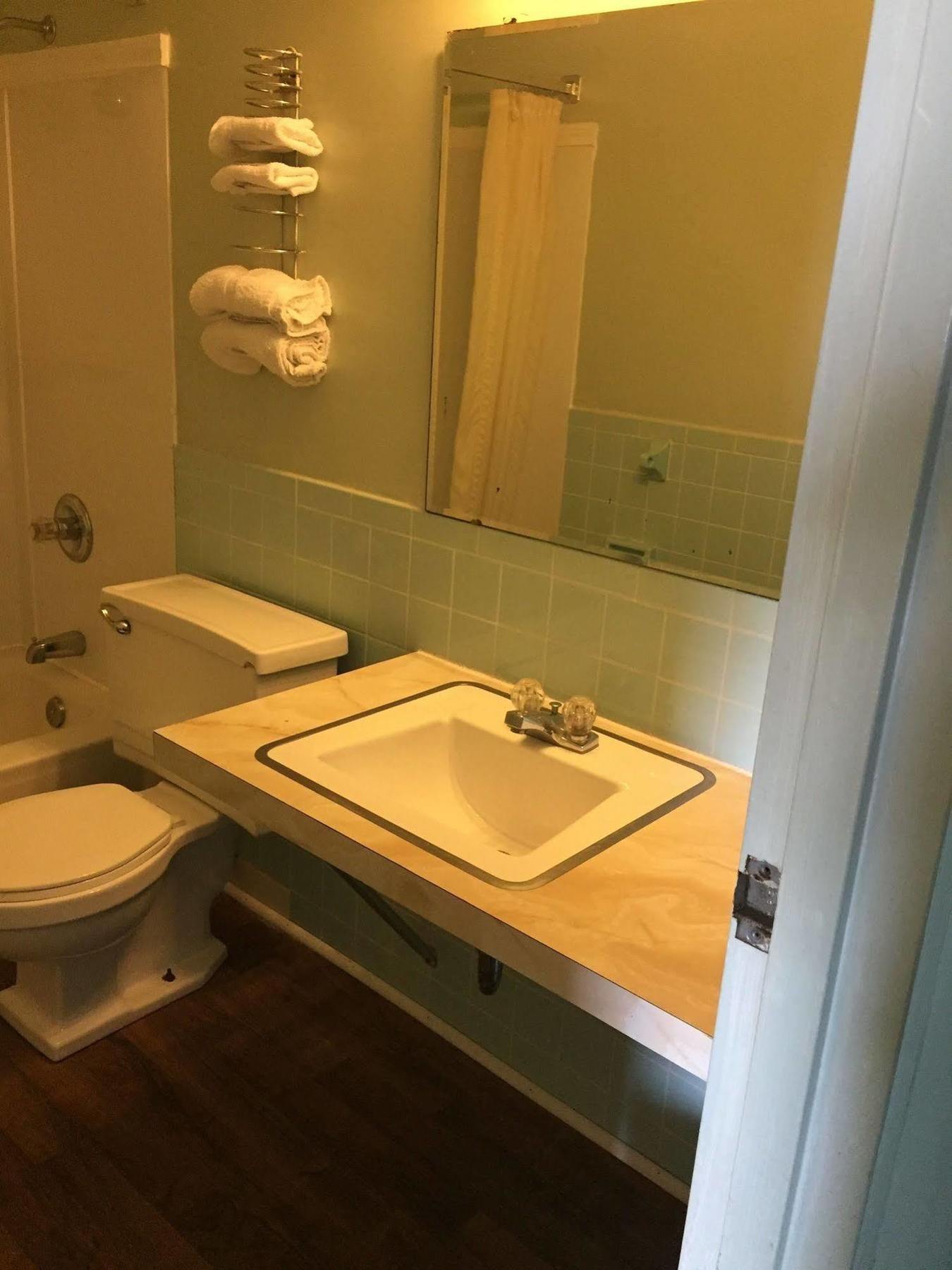 Crown Inn Толедо Екстериор снимка